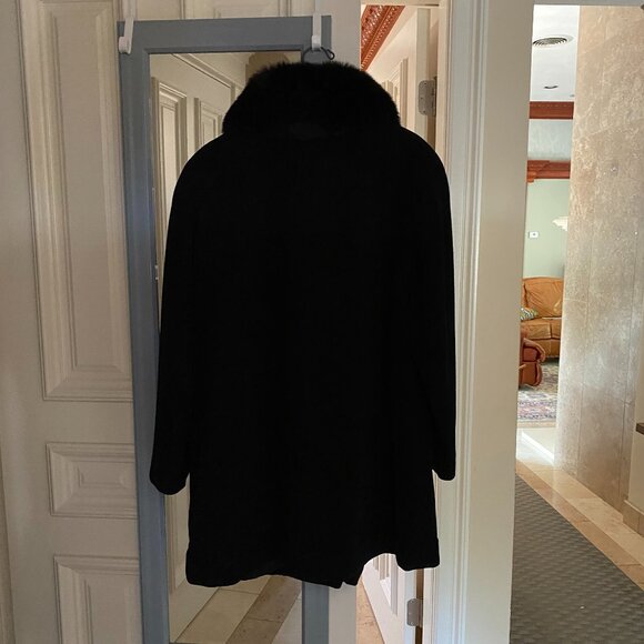 Wool and Fox Collar Winter Coat - Picture 2 of 5